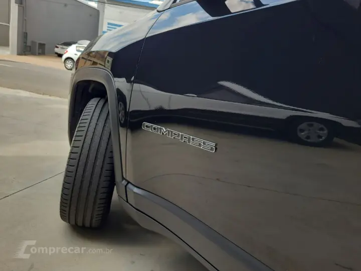 COMPASS LONG. T270 1.3 TB 4x2 Flex Aut.