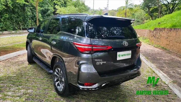 HILUX SW4 2.8 D-4d Turbo Diamond 7L 4X4