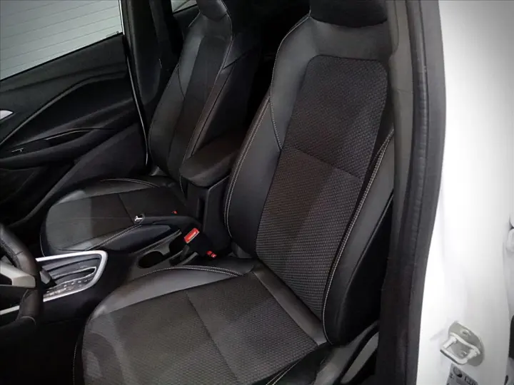 ONIX 1.0 TURBO FLEX PLUS LTZ AUTOMÁTICO