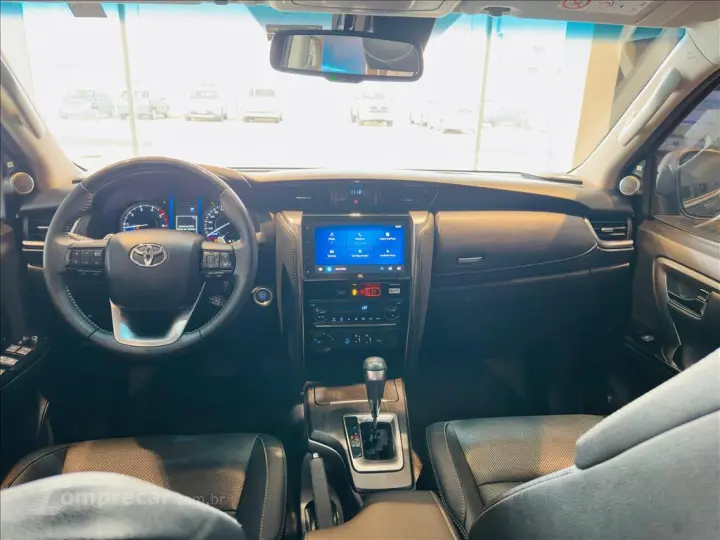 HILUX SW4 2.8 D-4D TURBO DIESEL SRX PLATINUM 7L 4