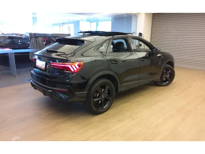 Q3 2.0 40 TFSI GASOLINA SPORTBACK PERFORMANCE BLACK QUATTRO