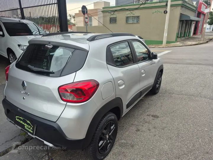 Kwid 1.0 Outsider