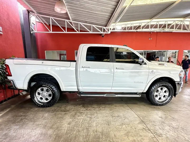 2500 6.7 I6 TURBO DIESEL LARAMIE CD 4X4 AUTOMÁTICO