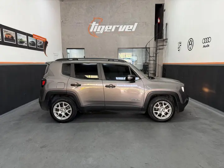 Renegade 1.8 16V Flex Sport 4P Automático