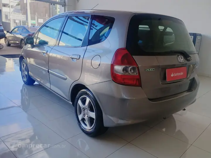 Fit 1.4 16V 4P LX FLEX