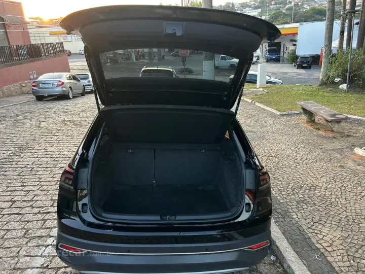 Nivus Highline 1.0 200 TSI Flex Aut.