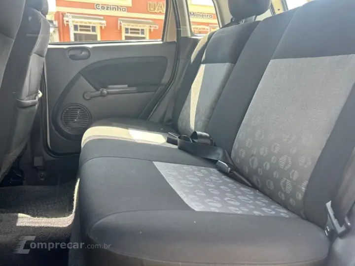 FIESTA 1.6 MPI Class Hatch 8V