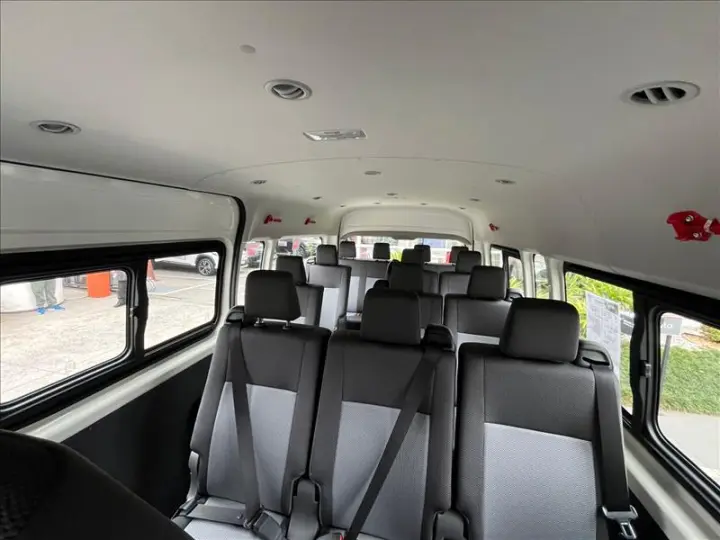 HIACE 2.8 D-4d Turbo Minibus 15+1 DX