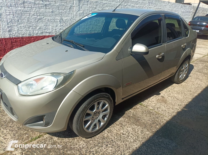 FIESTA 1.6 MPI Class Sedan 8V
