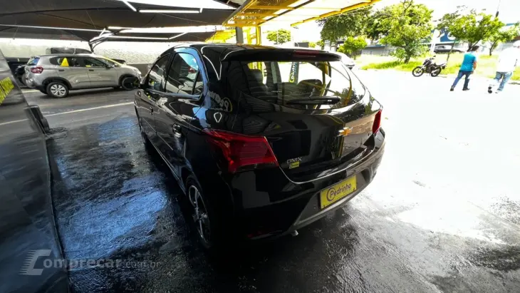 Onix Hatch 1.4 4P FLEX LTZ AUTOMÁTICO