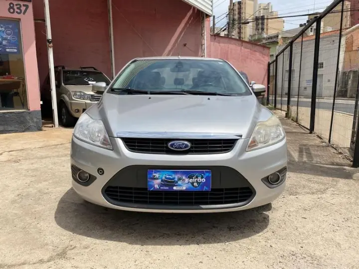 FOCUS SEDAN 2.0