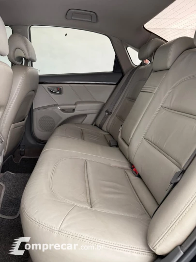 AZERA 3.3 MPFI GLS Sedan V6 24V