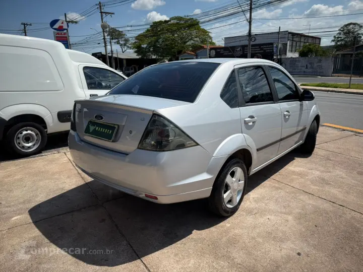 FIESTA 1.6 MPI Class Sedan 8V