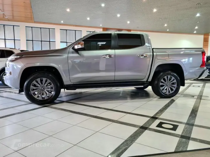 TRITON HPE-S 2.4 CD 4x4 TB DIESEL AUT.