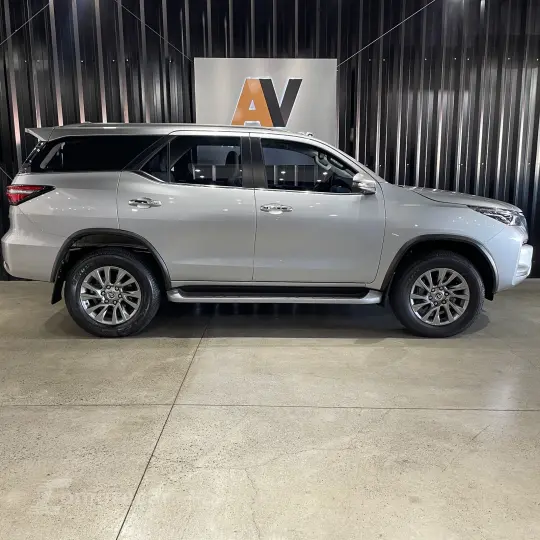 HILUX SW4 2.8 SRX 4X4 7 Lugares 16V Turbo Intercooler