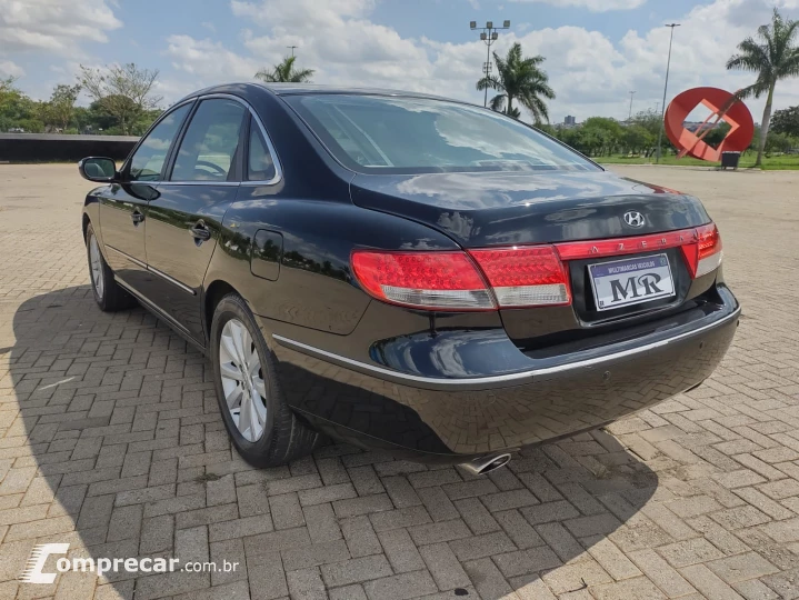 AZERA 3.3 MPFI GLS Sedan V6 24V