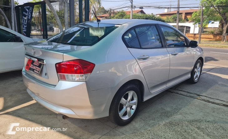 CITY 1.5 DX Sedan 16V