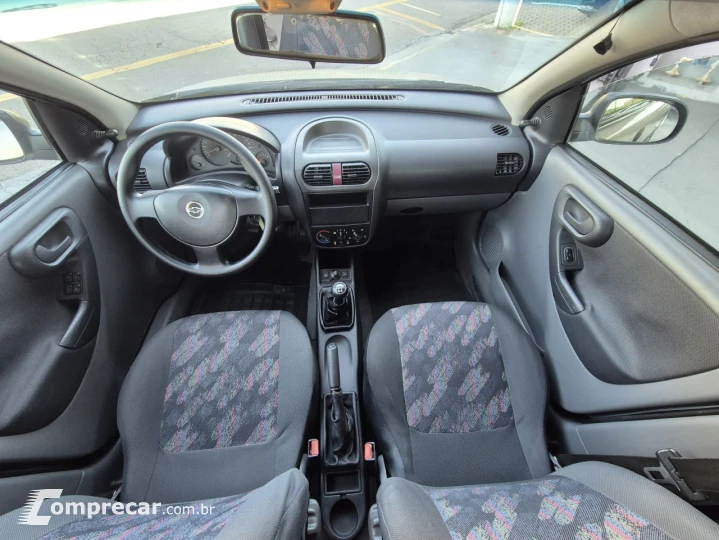 Corsa Sedan 1.0 MPFI 8V 71cv 4p