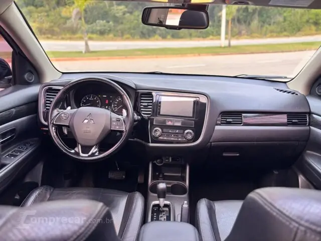 OUTLANDER 3.0 GT 4X4 V6 24V GASOLINA 4P AUTOMÁTICO