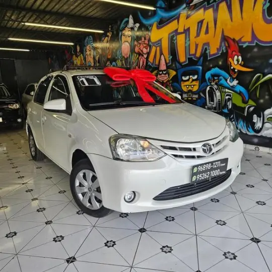 ETIOS HB X 13L MT
