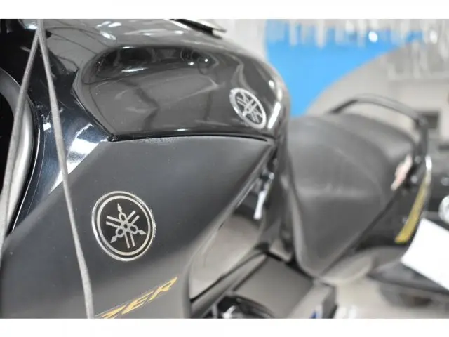 YS 250 FAZER - Street