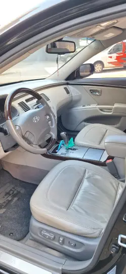 AZERA 3.3 MPFI GLS Sedan V6 24V