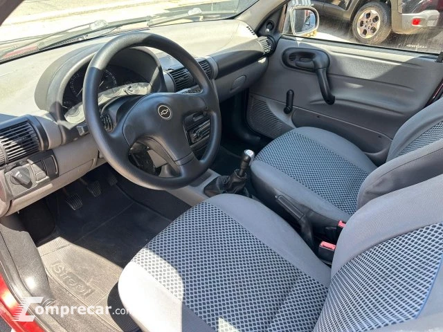 CLASSIC - 1.0 MPFI VHCE 8V 4P MANUAL