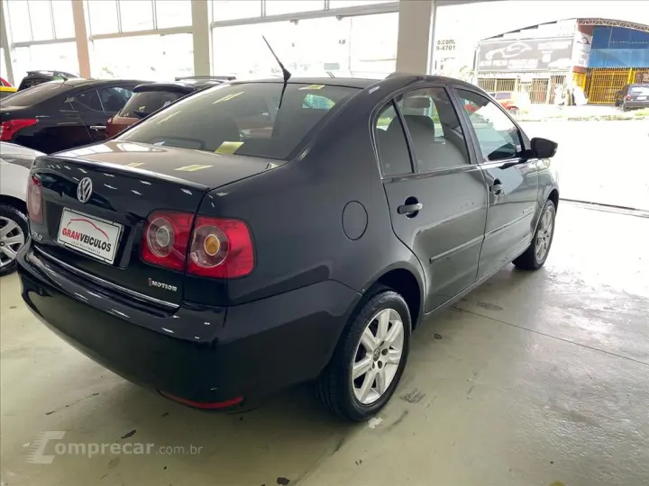 POLO SEDAN 1.6 MI COMFORTLINE 8V FLEX 4P AUTOMATI