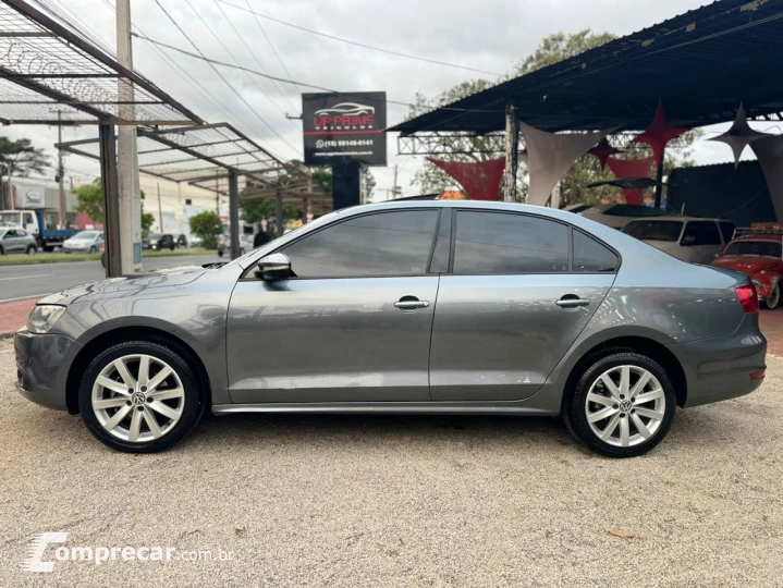 Jetta 2.0 4P CONFORTLINE TIPTRONIC AUTOMÁTICO