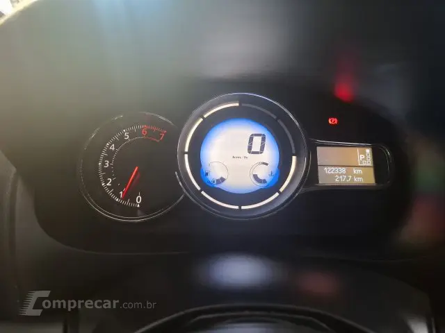 FLUENCE - 2.0 DYNAMIQUE PLUS 16V 4P AUTOMÁTICO