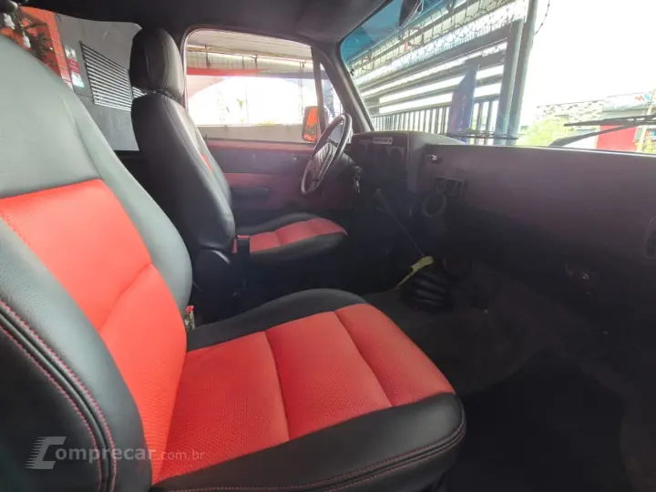 D20 4.0 Custom 4X2 CD 8V Turbo