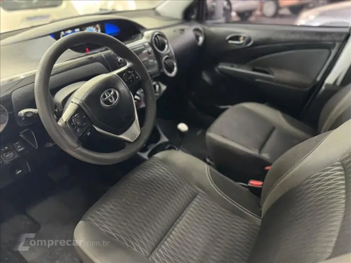 ETIOS 1.5 XS Sedan 16V