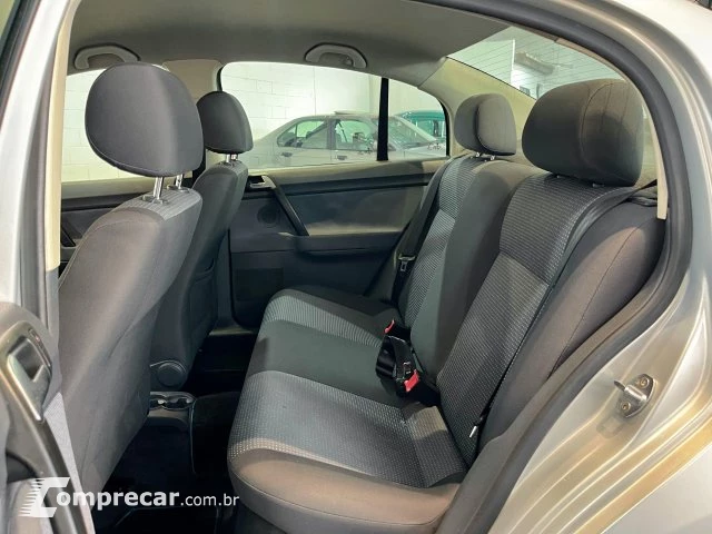 POLO SEDAN - 1.6 MI COMFORTLINE 8V 4P MANUAL