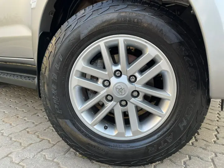 HILUX SW4 2.7 SR 7 LUGARES 4X2 16V FLEX 4P AUTOMÁTICO