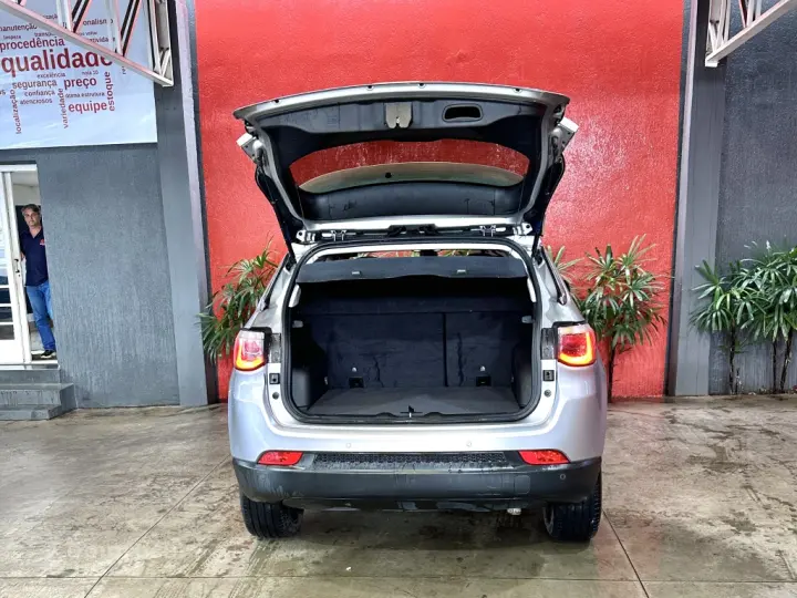 COMPASS 2.0 16V FLEX LONGITUDE AUTOMÁTICO