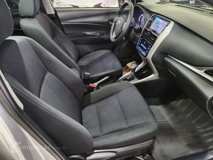 Yaris Sedan 1.5 16V 4P FLEX PLUS MULTIDRIVE AUTOMÁTICO CVT