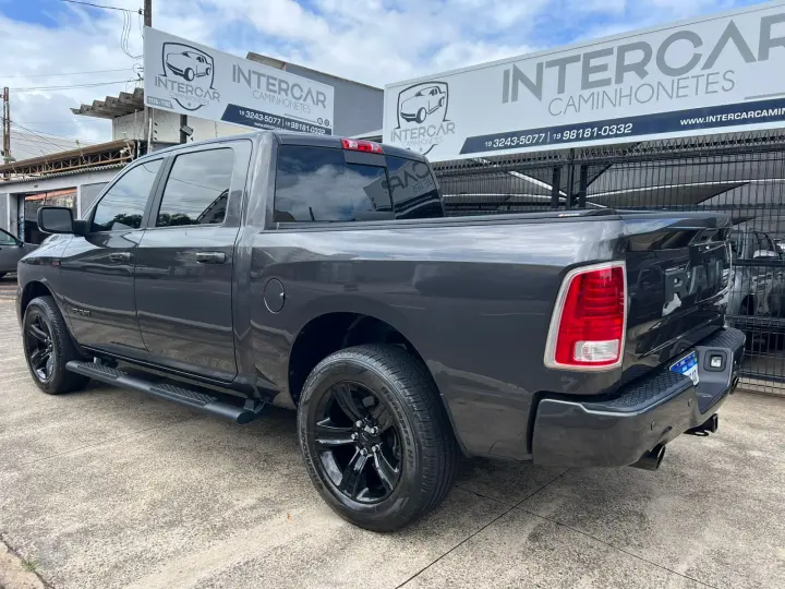 CLASSIC 5.7 V8 Laramie CD 4X4