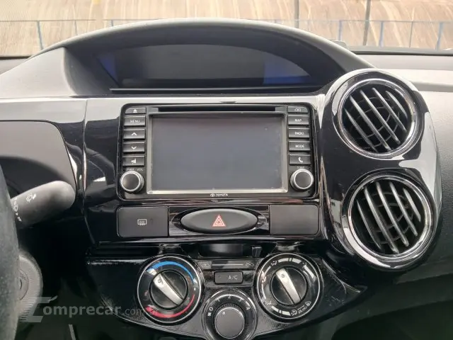 ETIOS SEDAN - 1.5 PLATINUM SEDAN 16V 4P AUTOMÁTICO