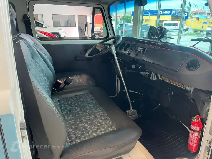KOMBI 1.6 MI STD 8V ÁLCOOL 3P MANUAL