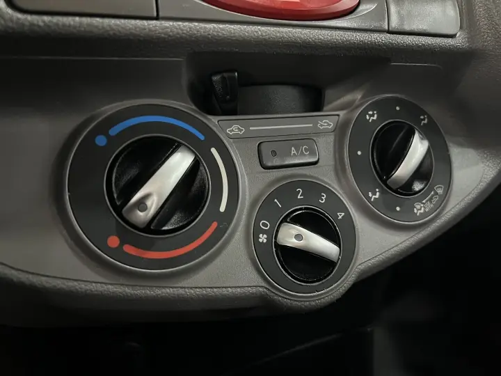 ETIOS 1.5 XLS 16V FLEX 4P MANUAL