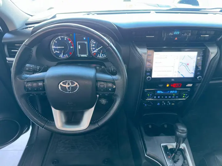 HILUX SW4 2.8 D-4d Turbo SRX 7L 4X4