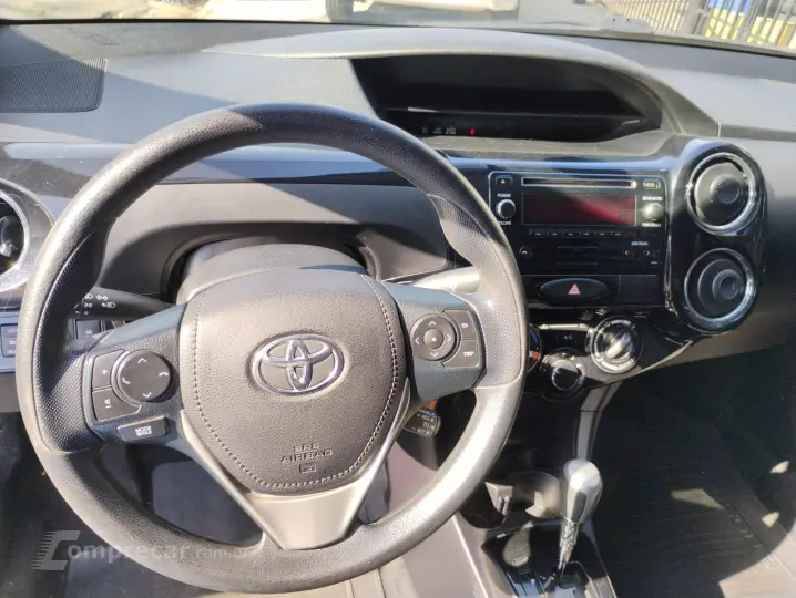 ETIOS 1.5 X Plus Sedan 16V