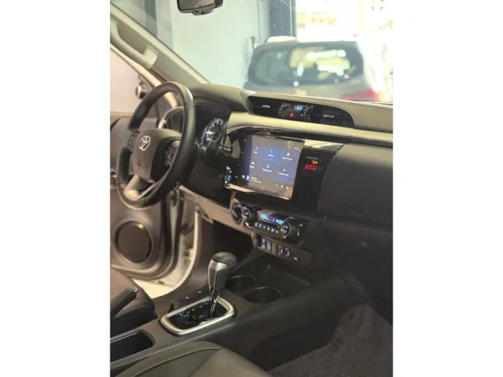 HILUX 2.8 D-4D TURBO DIESEL CD SRX 4X4 AUTOMÁTICO
