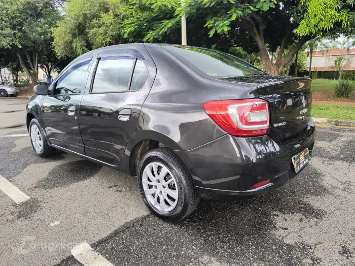 LOGAN 1.0 Authentique 16V