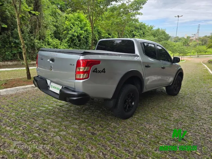 L200 TRITON 2.4 16V TURBO DIESEL OUTDOOR GLS CD 4