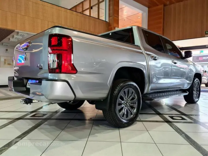 TRITON HPE-S 2.4 CD 4x4 TB DIESEL AUT.