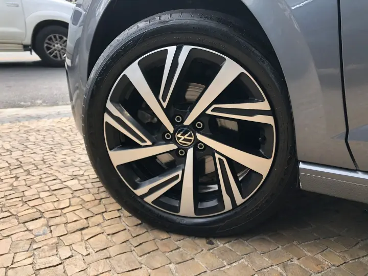 Virtus 1.0 200 Tsi Highline Automático