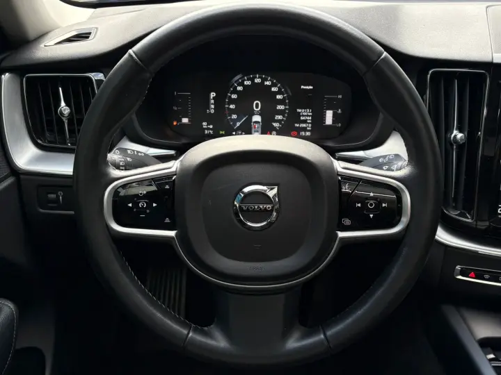 XC60 2.0 T5 Momentum AWD Geartronic
