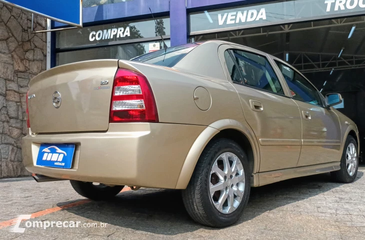 ASTRA 2.0 MPFI Elegance Sedan 8V