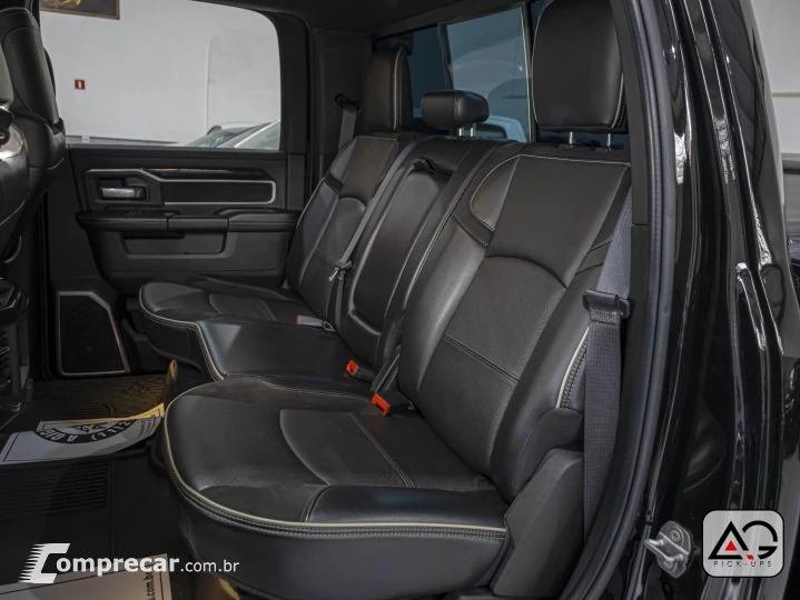 2500 6.7 I6 Turbo Laramie Night Edition CD 4X4